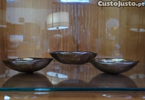 Centro Formato Conchas Metal Castanho e Dourado