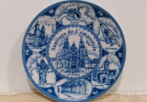 Prato em loiça com 15 cm com a imagem da Catedral de S. Tiago de Compostela