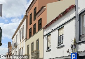 Prdio para reabilitao com projeto aprovado - 8 apartamentos
