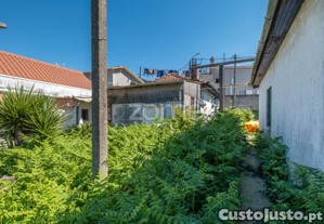Moradia T2 Com Garagem E Jardim, Para...