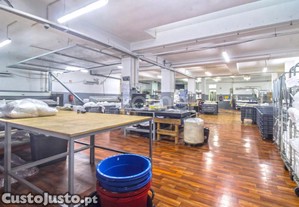 Loja/ Armazém Para Comércio E Pequena Industria...