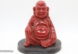 Buda Estatueta em Resina Sentado Tons de Vermelho