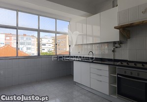 Apartamento t2 junto à estação em agualva