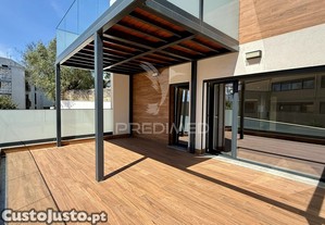 Apartamento t3 - triplex, condomínio privado no coração de leiria