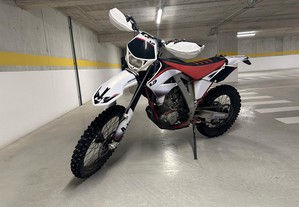 AJP PR5 2018 250cc
