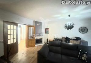 Duplex t4 com garagem e terraço,santiago do cacém.