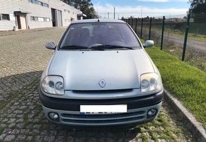 Renault Clio II 1.2 16V 5P 2001 - Para Peças