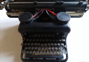 Máquina De Escrever - Royal ou Troco Por Livros