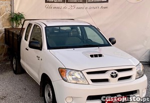 Toyota Hilux 2.5 D-4D 2WD CE PM+AC