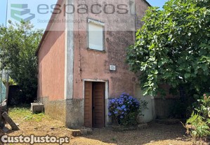 Moradia Para Restaurar Em Lavacolhos