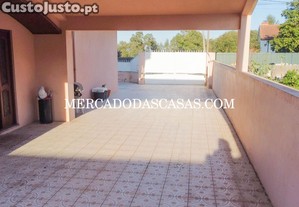 Moradia Isolada T6 em Argoncilhe