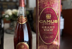 Cognac Camus Grand VSOP com caixa em metal