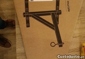 Suporte para saco de boxe novo