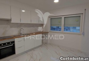 Apartamento t2 renovado no lavradio   pronto a entrar