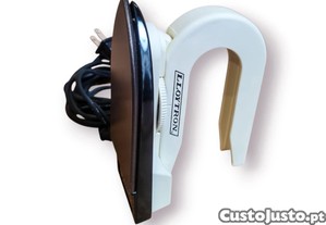 Ferro Viagem Lloytron E150   Mini Travel Iron (Dual Voltage 120V/240V)