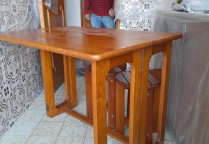 Mesa desdobrável de madeira maciça