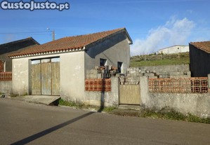 Garagem Com Terraço E Quintal - Cepos (Arganil)