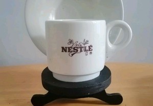 Chávena antiga de café dos Cafés Nestlé