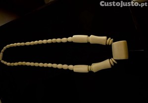Colar e 2 pulseiras Marfim