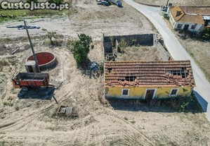 Casa Antiga com Terreno para Reabilitar ou Construir