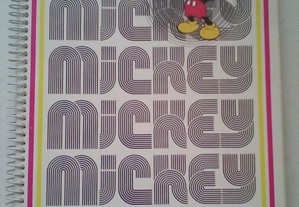 Caderno Mickey Espiral Liso