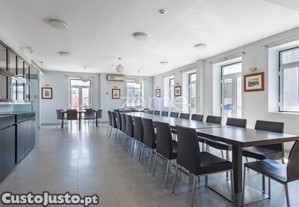 Prdio nico No Corao Da Vila De Castelo De...