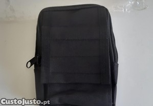 Pequena Bolsa Preta Nova p/ Cinto Cintura 13x10x5cm