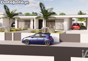 Casa T3 em Alvarães de 146,00 m²