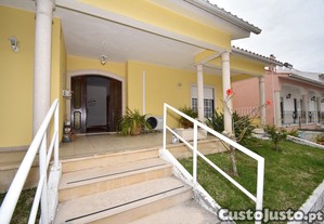 Moradia T4 com �ptimas �reas