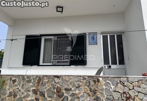 Exclusiva moradia em coina com espaço exterior de excelência e anexo independente