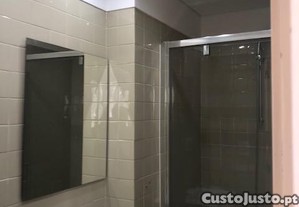 Quarto Mobilado com casa de banho privativa Lumiar