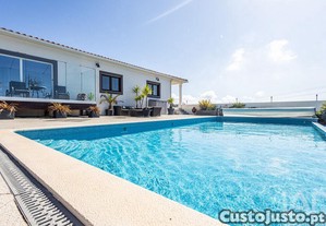 Casa / Villa T5 em Bárrio de 387,00 m²