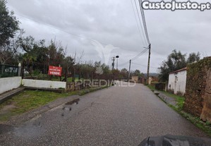 Terreno com possibilidade de construção.