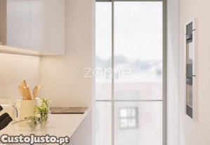 Apartamento T2 Com Varanda, Garagem E Arrumo -...