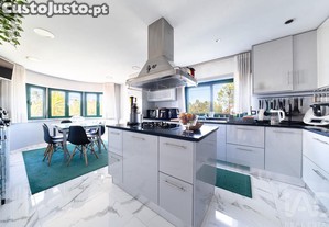 Casa T4 em Caldas da Rainha - Santo Onofre e Serra do Bouro de 396,00 m²