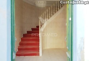 Andar de moradia & sotao t2+2 com 234 m² para recuperar na baixa de olhao