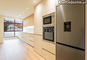 Apartamento T2, Rua De Barros, Gualtar, Junto A Um