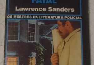 A estatueta fatal, Lawrence Sanders