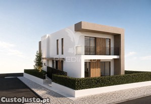 Terreno urbano de 318m2 em alenquer