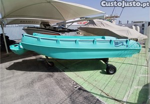 Whaly 455R Profissional com Yamaha F25GETL   Um barco tão resistente que até o mar o respeita