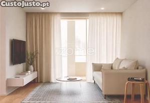 Apartamento T2 Com Varanda, Garagem E Arrumo -...