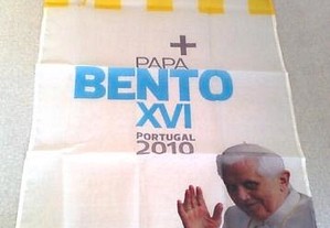 Estandarte alusivo à vinda de Bento XVI a Portugal