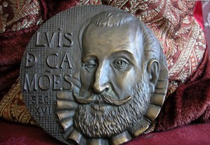 Medalha Lvis de Camões por josé de Moura 72 .