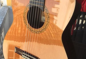 Guitarra Clássica do grande Luthier J. Farré - IMPECÁVEL!