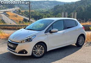 Peugeot 208 1.2 PureTech Signature - 18