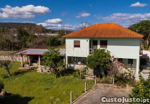 Moradia Com Terreno De 3.270 M², A 10 Minutos...