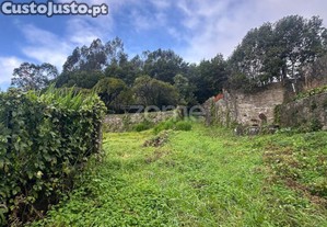 Moradia T2+2 Inserida Em Terreno Urbano Em...