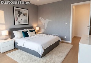 Moradia t4 geminada com piscina