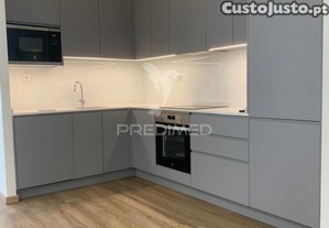 Apartamento t2 no coração do porto   totalmente remodelado