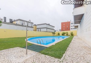 T3 para em Condomínio Fechado   Carnaxide